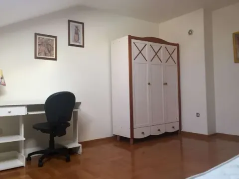 Izdavanje, četvorosoban stan, 146m², Stari Grad, Beograd - image 8