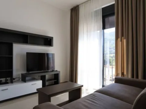 Izdavanje, jednosoban stan, 45m², Bečići, Budva