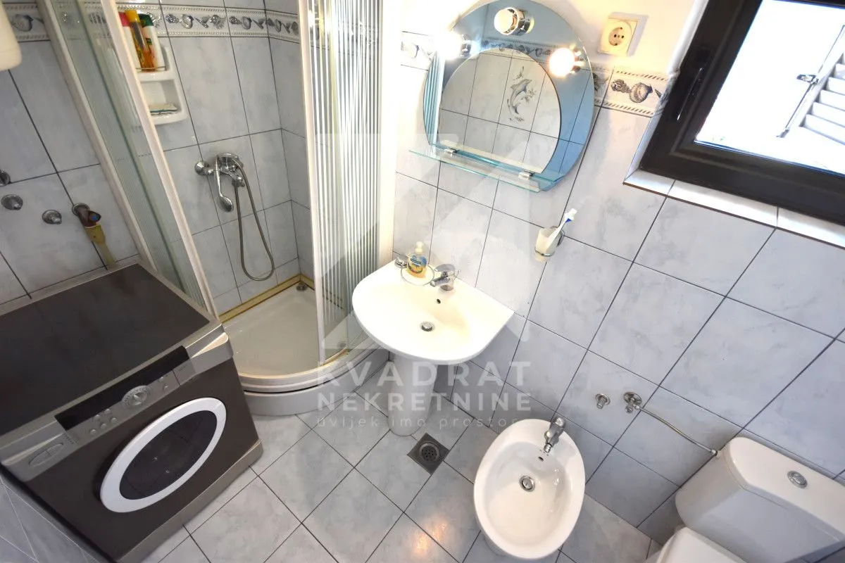 Prodaja, kuća, 320m², Murtovina, Podgorica