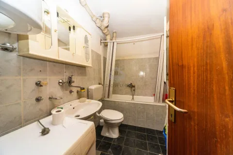 Rent, one bedroom apartment, 65m², Centar, Podgorica - image 7