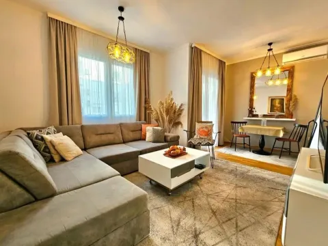 Rent, one bedroom apartment, 53m², Blok 6, Podgorica - image 1