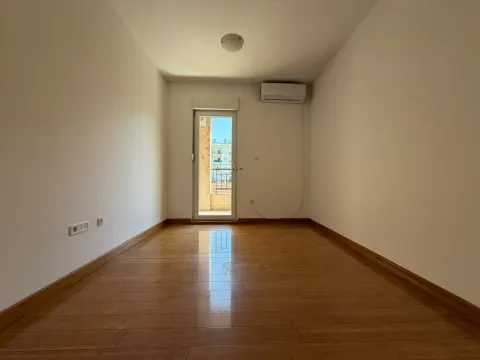 Rent, four bedroom apartment, 109m², Vezirov Most, Podgorica - image 5