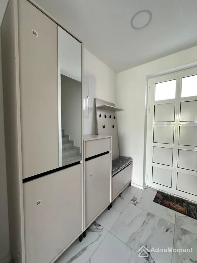 Prodaja, dvosoban stan, 85m², Đuraševići, Tivat