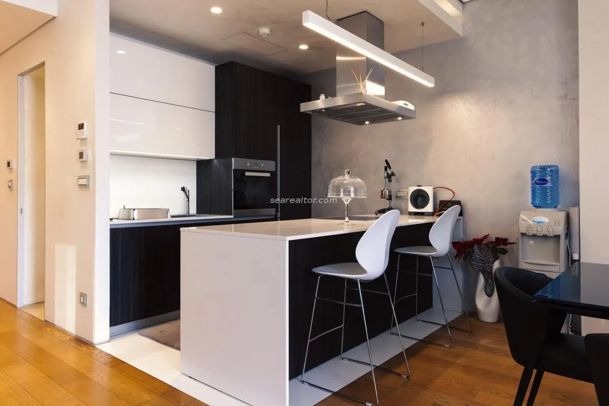 Izdavanje, dvosoban stan, 148m², Budva, Crna Gora