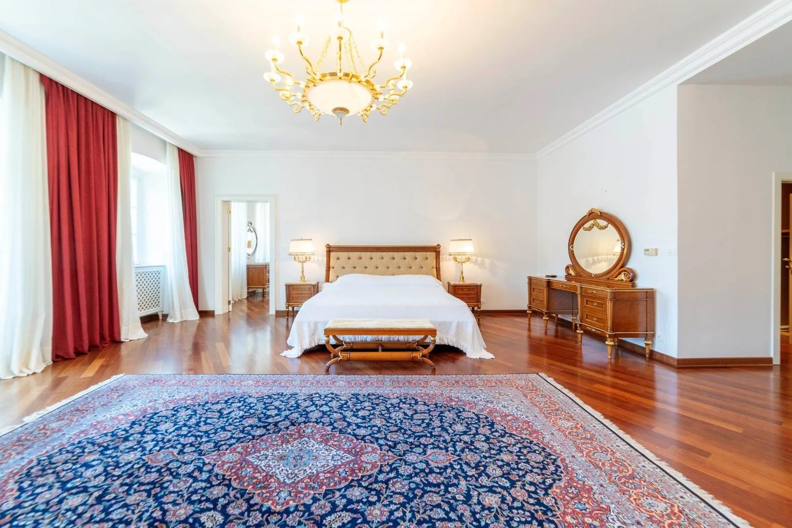 Sale, house, 1100m², Dobrota, Kotor