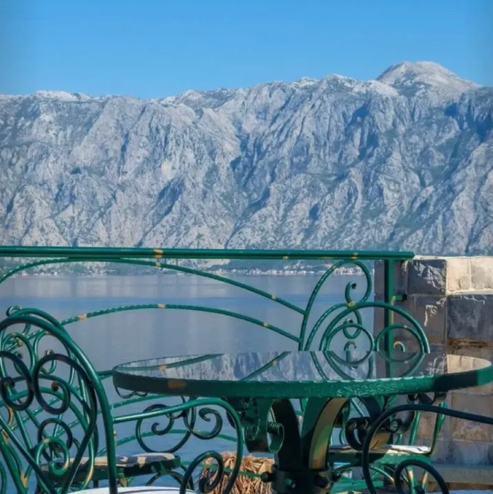 Sale, house, 215m², Stoliv, Kotor