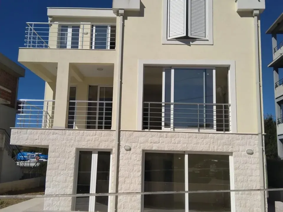 Sale, two bedroom apartment, 74m², Herceg Novi, Crna Gora