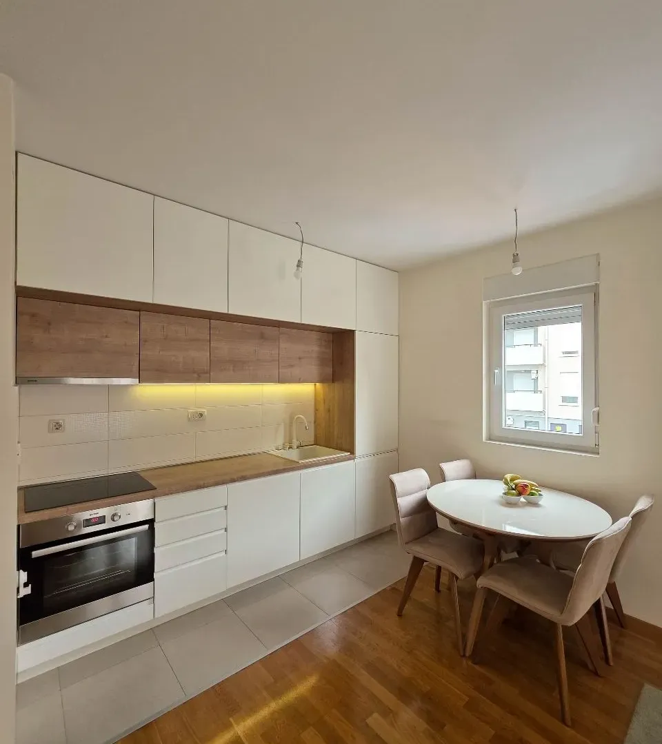 Izdavanje, dvosoban stan, 53m², Zabjelo, Podgorica