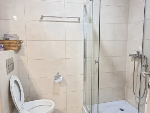 Izdavanje, jednosoban stan, 45m², Budva, Crna Gora - image 23