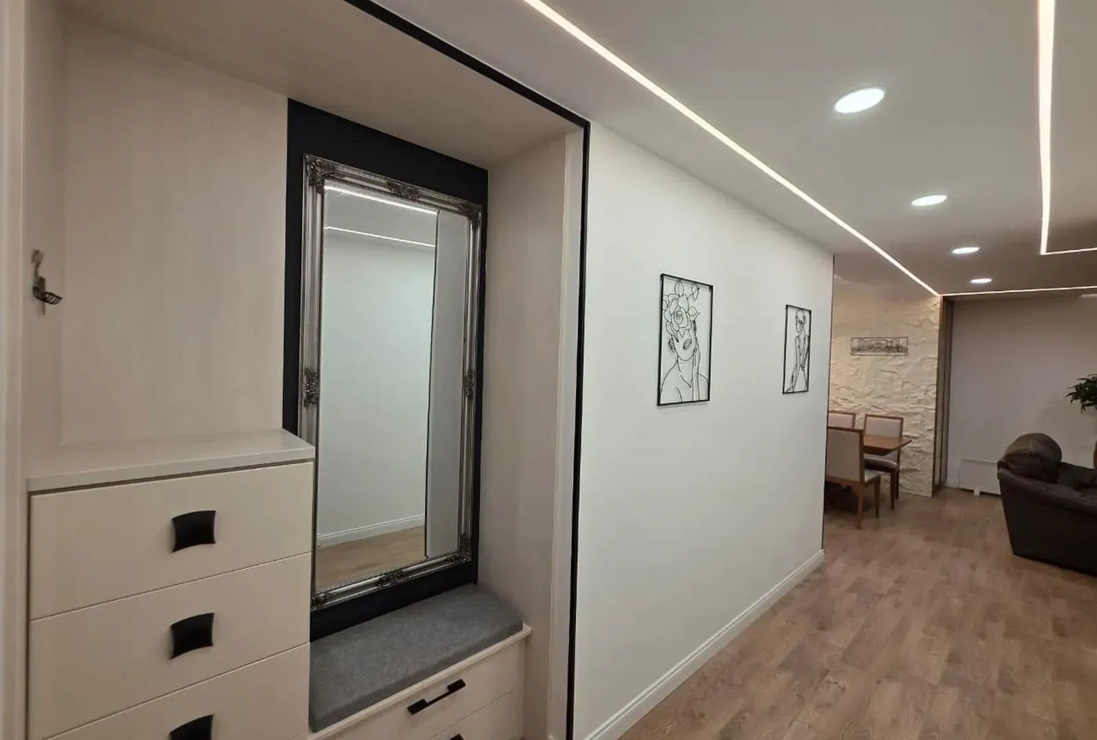 Sale, four bedroom apartment, 107m², Bečići, Budva