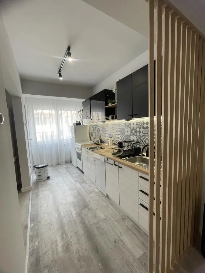 Izdavanje, četvorosoban stan, 120m², Pantelej, Niš