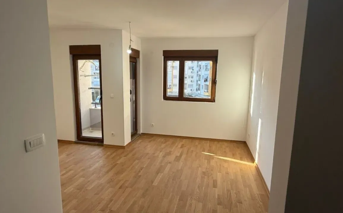 Izdavanje, garsonjera, 28m², Stari Aerodrom, Podgorica