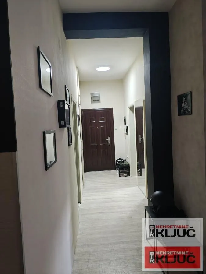 Prodaja, trosoban stan, 70m², Bulevar Oslobodjenja, Novi Sad Sve Podlokacije