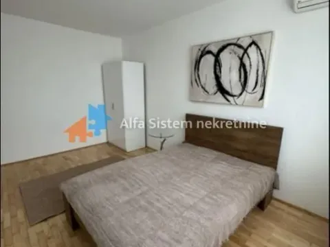 Izdavanje, četvorosoban stan, 120m², Savski Venac, Beograd - image 9