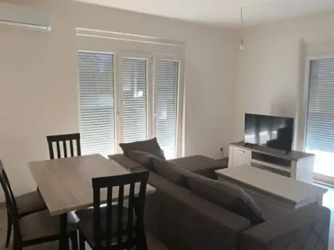 Izdavanje, jednosoban stan, 55m², Stari Aerodrom, Podgorica - image 5