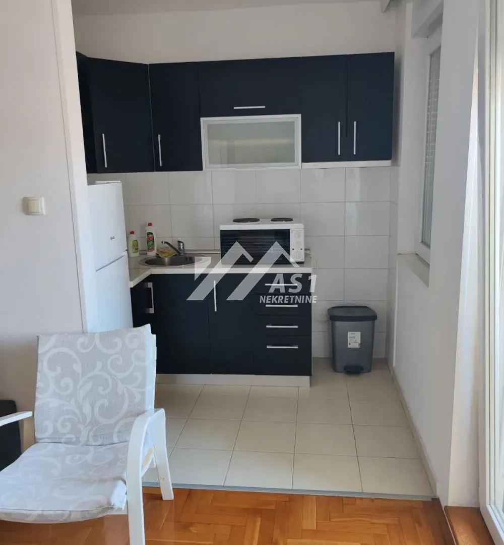 Prodaja, jednosoban stan, 36m², Bulevar patrijarha Pavla, Novi Sad Sve Podlokacije