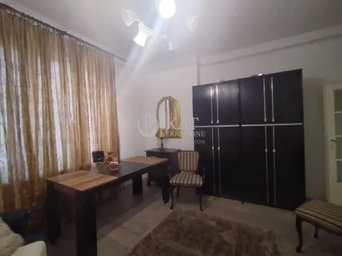 Izdavanje, dvosoban stan, 45m², Slavija, Vračar Sve Podlokacije