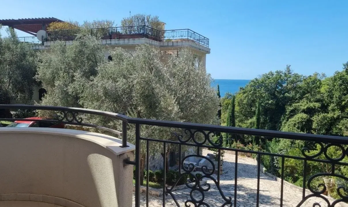 Sale, two bedroom apartment, 86m², Petrovac, Budva