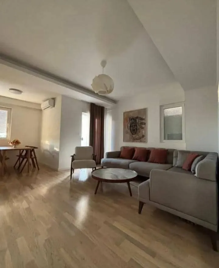 Prodaja, dvosoban stan, 67m², Centar, Podgorica