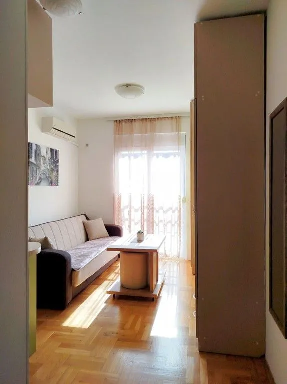 Prodaja, garsonjera, 19m², 1 maj, Podgorica