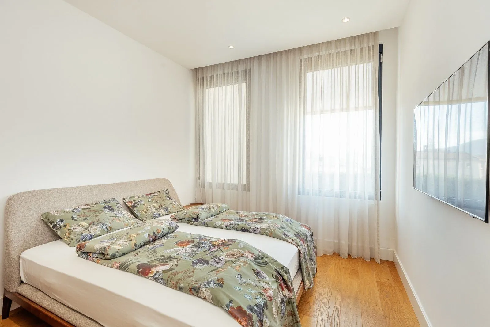 Prodaja, dvosoban stan, 103m², Centar, Tivat