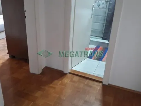 Izdavanje, četvorosoban stan, 97m², Centar, Novi Sad - image 6