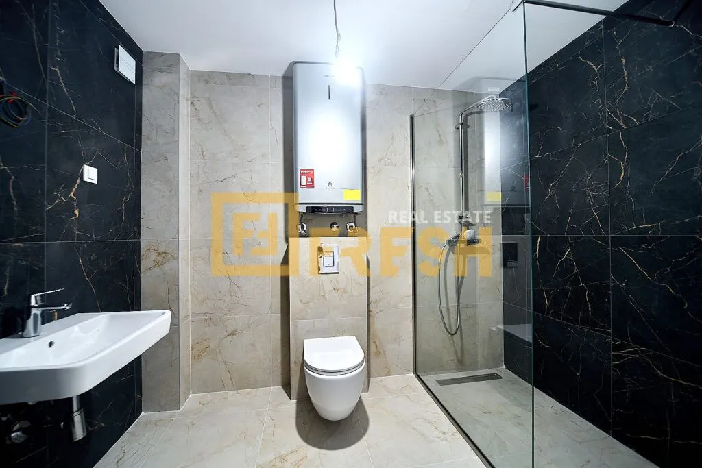 Prodaja, trosoban stan, 110m², Tološi, Podgorica