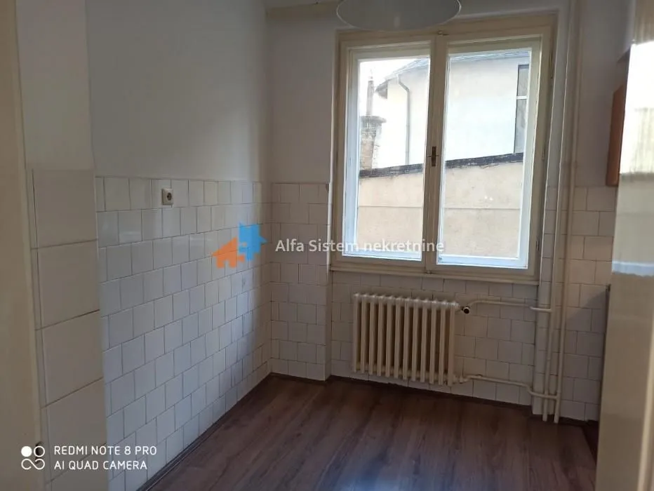Izdavanje, trosoban stan, 70m², Stari Grad, Beograd