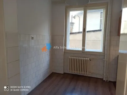 Izdavanje, trosoban stan, 70m², Stari Grad, Beograd - image 11