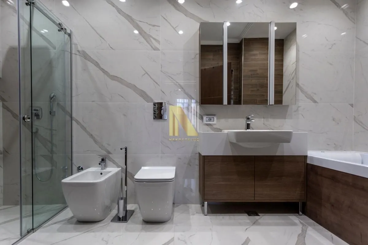 Izdavanje, četvorosoban stan, 125m², Sajmište, Novi Sad