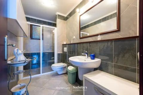 Sale, house, 235m², Kostanjica, Kotor - image 140
