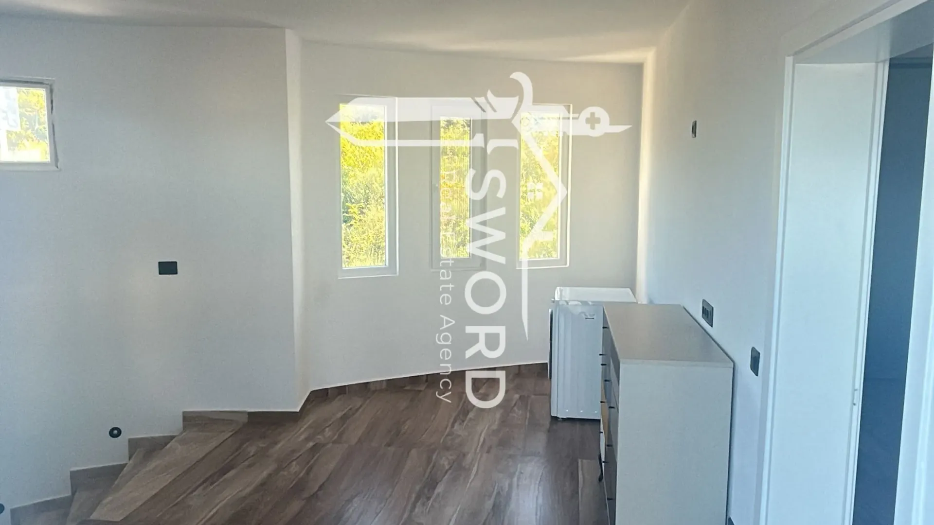 Prodaja, kuća, 350m², Utjeha, Bar
