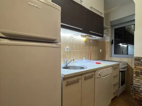 Izdavanje, kuća, 59m², Momišići, Podgorica - image 16