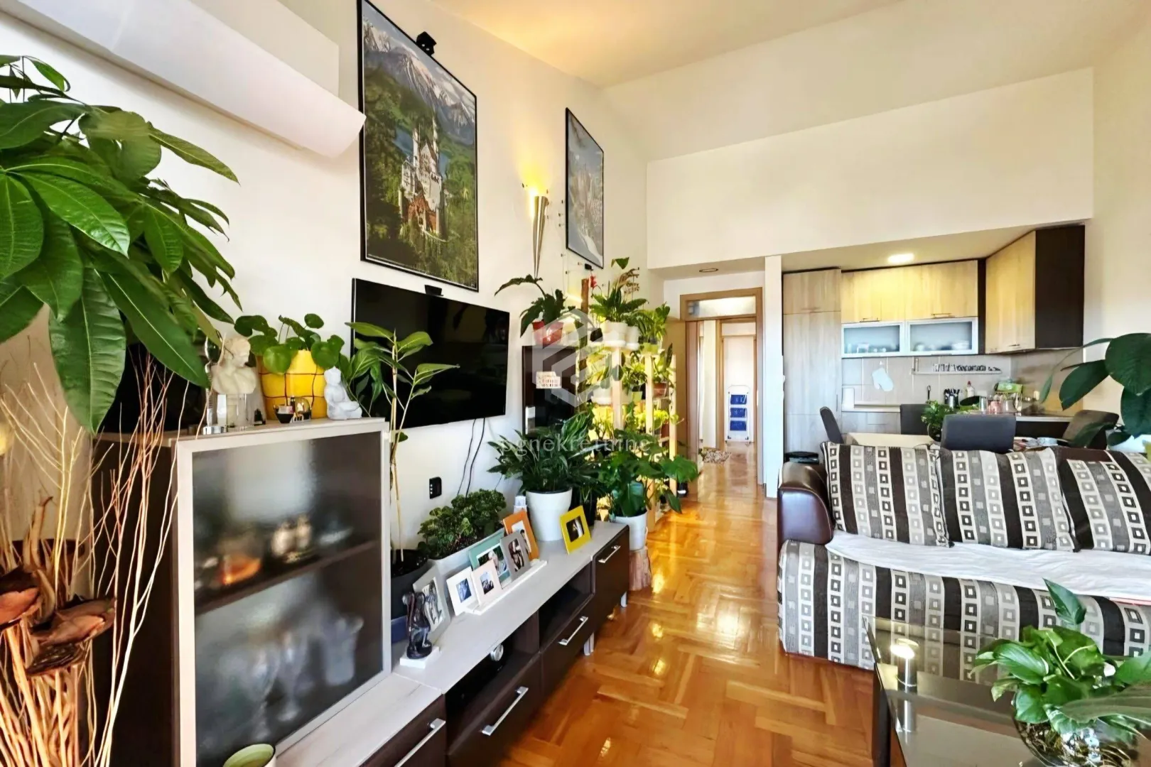 Sale, two bedroom apartment, 55m², Lazi, Budva