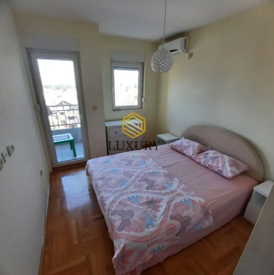 Izdavanje, četvorosoban stan, 43m², Stari Aerodrom, Podgorica