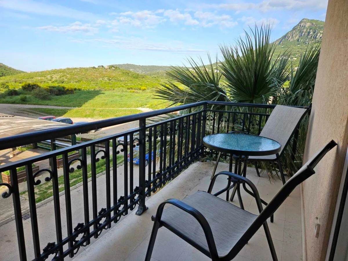 Sale, two bedroom apartment, 60m², Sutomore, Bar