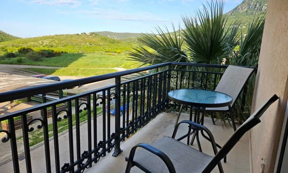 Sale, two bedroom apartment, 60m², Sutomore, Bar