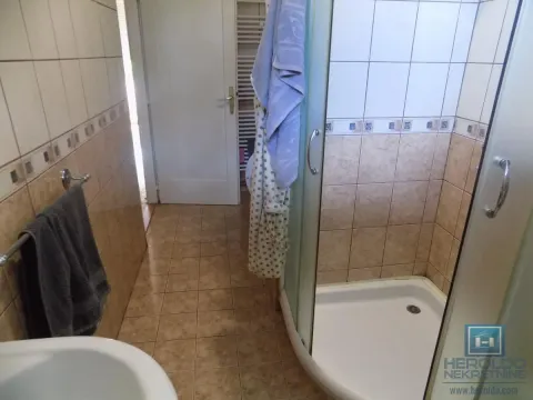 Izdavanje, dvosoban stan, 70m², Centar, Paraćin - image 17