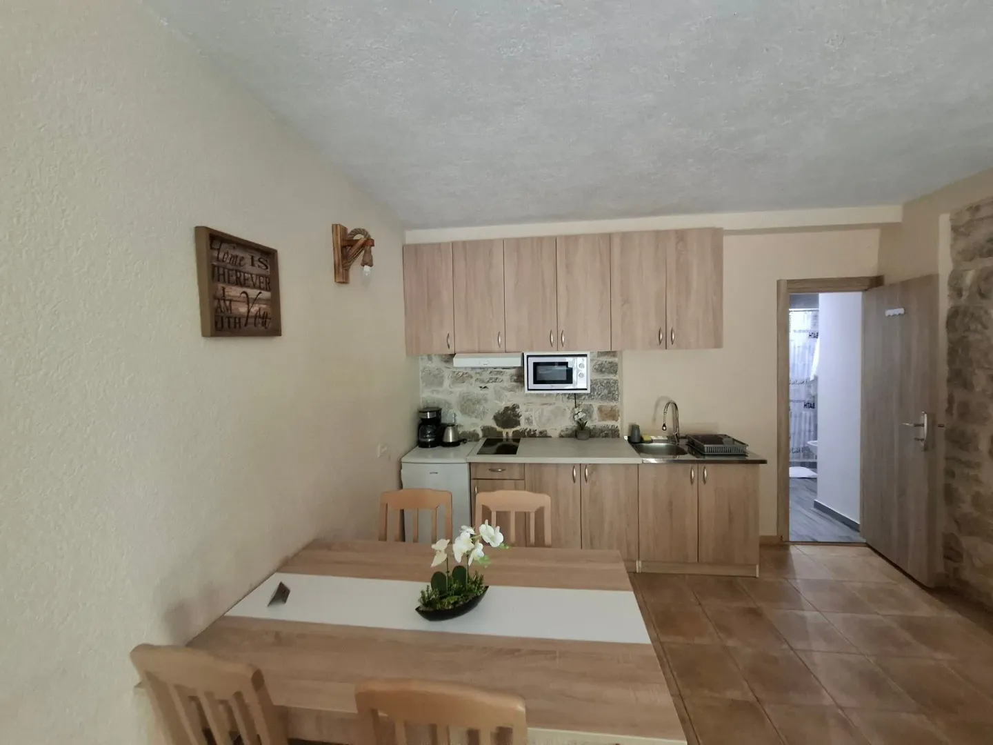 Rent, one bedroom apartment, 50m², Škaljari, Kotor
