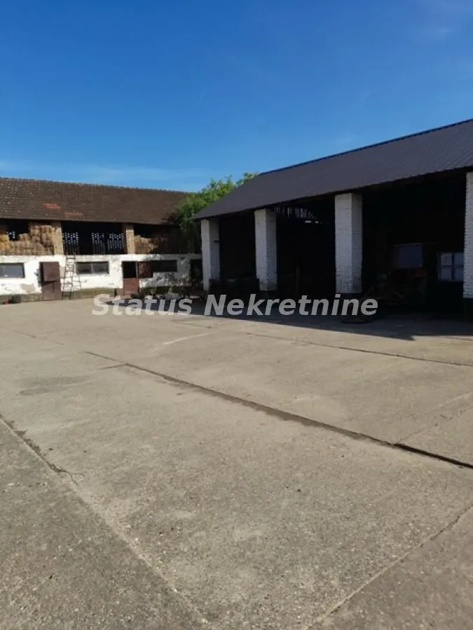 Prodaja, kuća, 875m², Kać, Novi Sad Sve Podlokacije