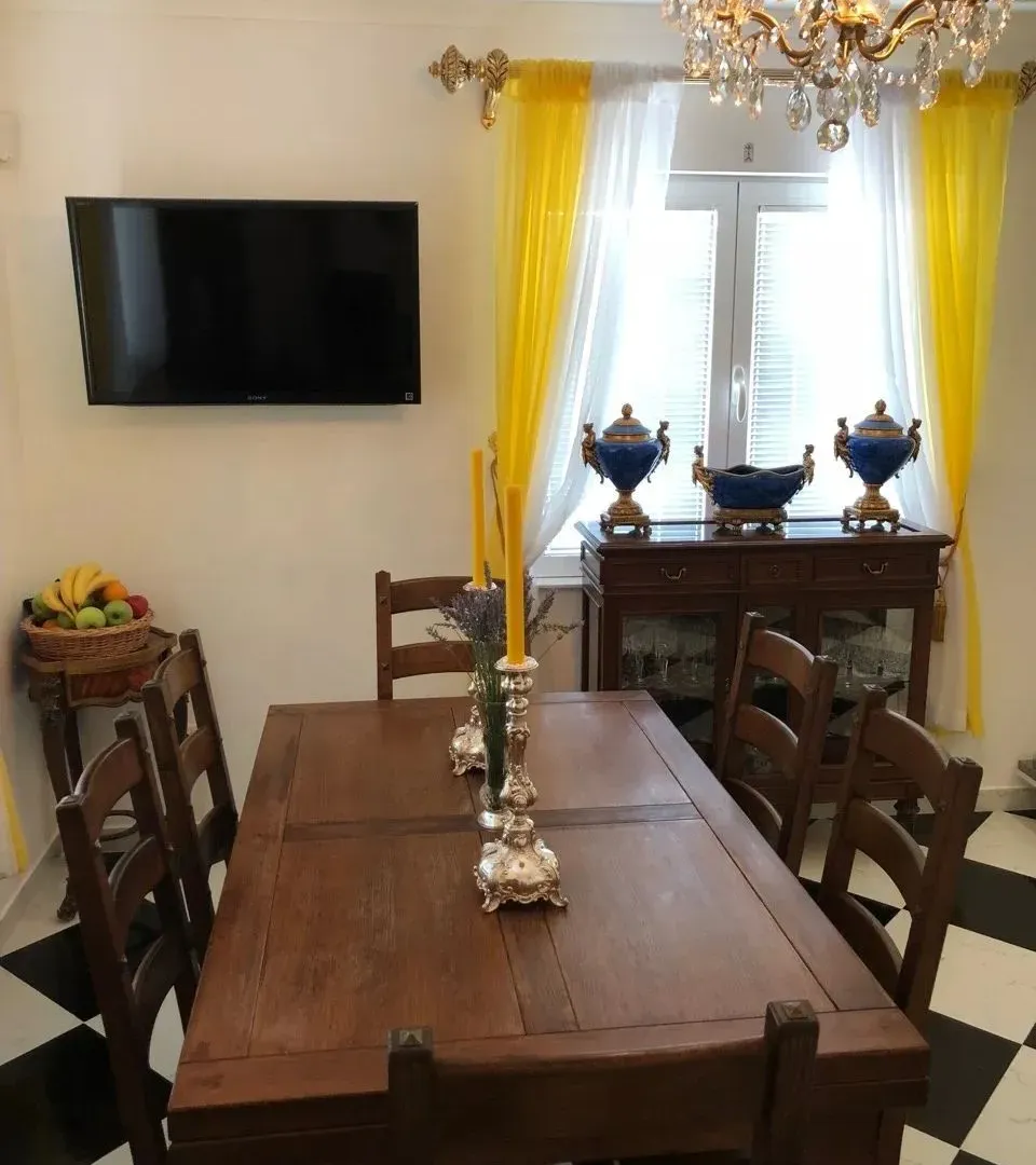 Sale, house, 340m², Lastva Grbaljska, Kotor