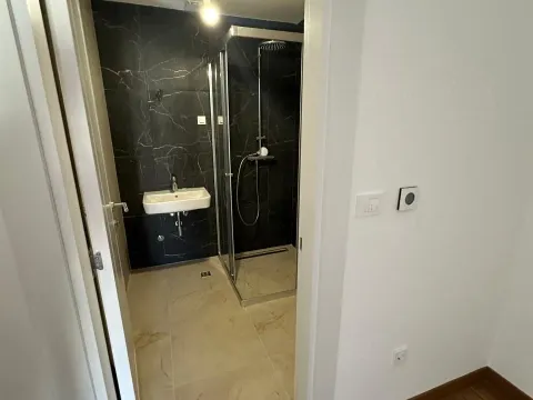 Sale, three bedroom apartment, 111m², Tološka šuma, Podgorica - image 10