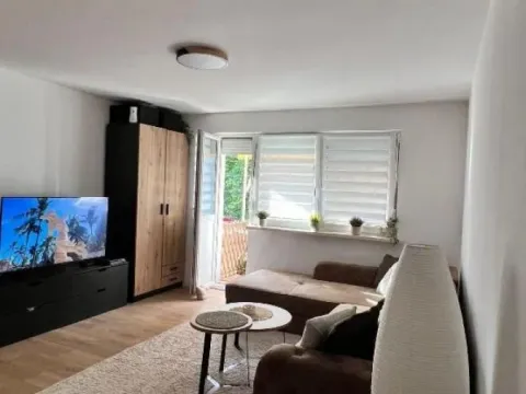 Sale, one bedroom apartment, 32m², Čukarica, Beograd - image 2