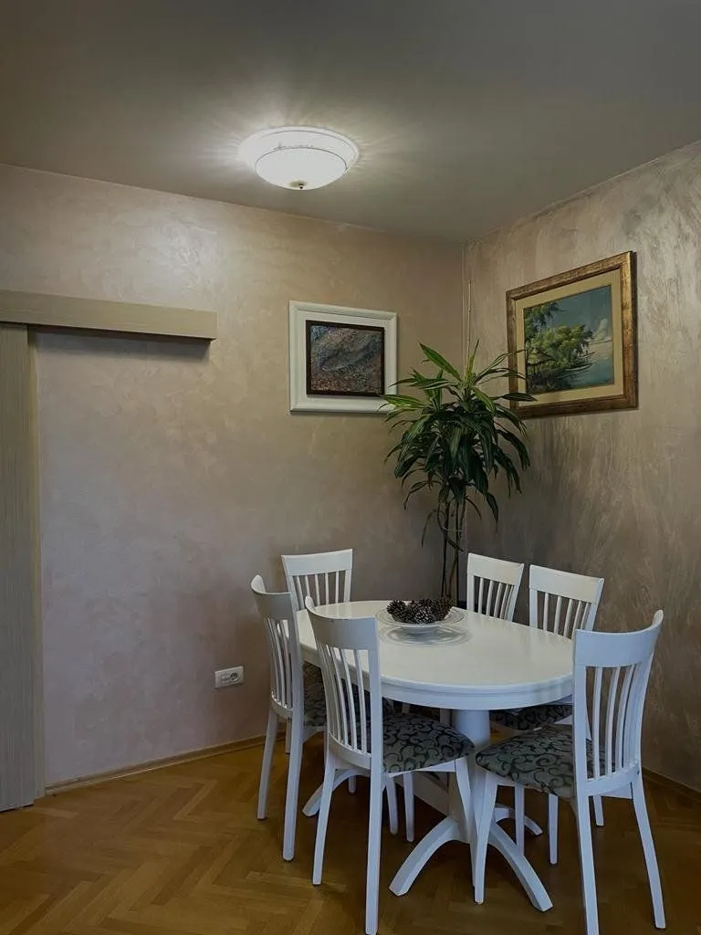 Izdavanje, dvosoban stan, 68m², Zagorič, Podgorica