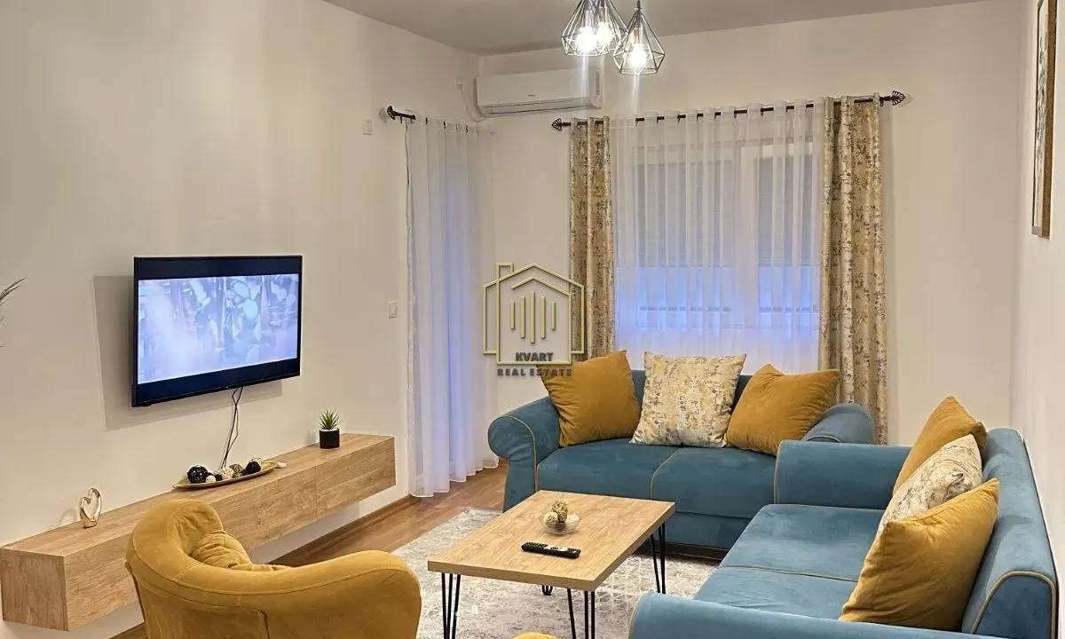 Izdavanje, dvosoban stan, 76m², Tuški Put, Podgorica