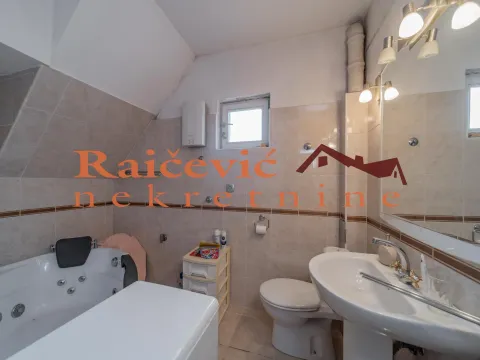 Prodaja, stan, 214m², Zemun Centar, Zemun Sve Podlokacije - image 12