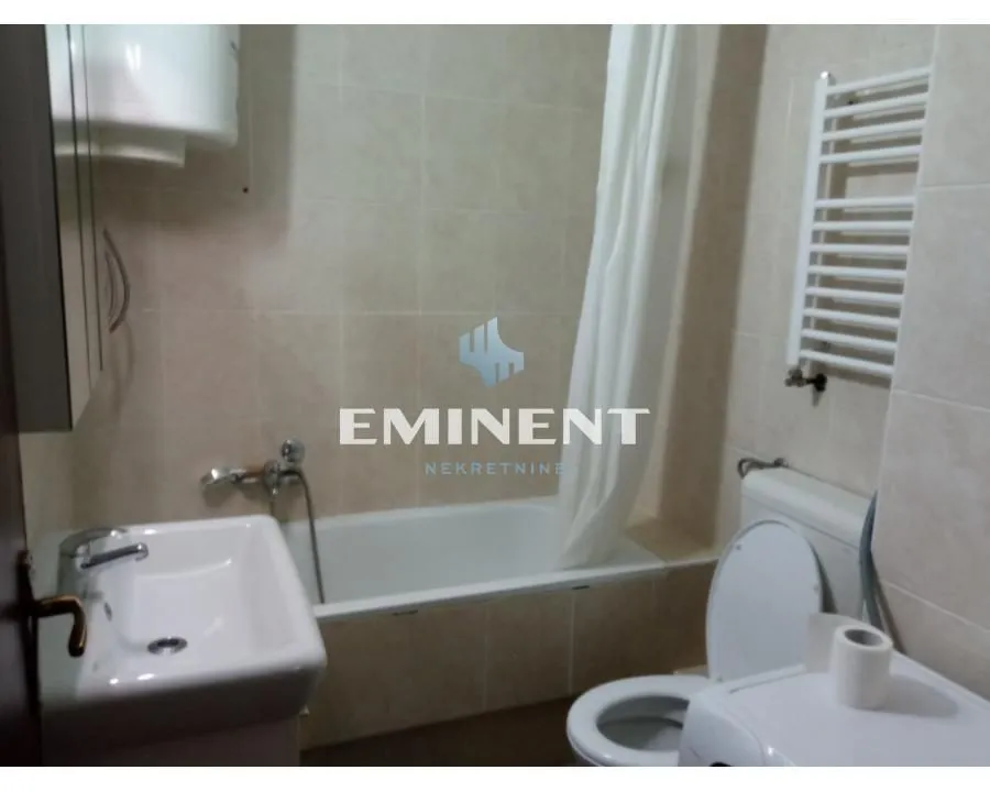 Izdavanje, trosoban stan, 68m², Čukarica, Beograd