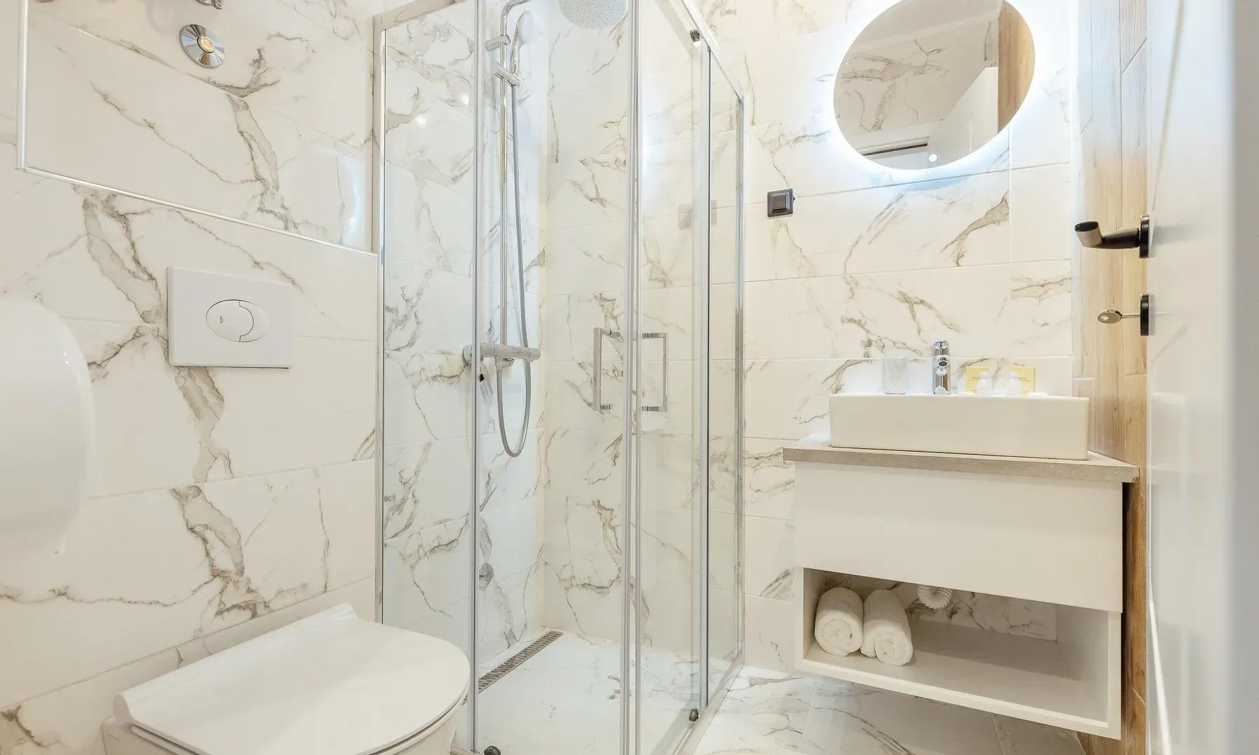 Prodaja, ugostiteljski objekat, 1000m², Kumbor, Herceg Novi