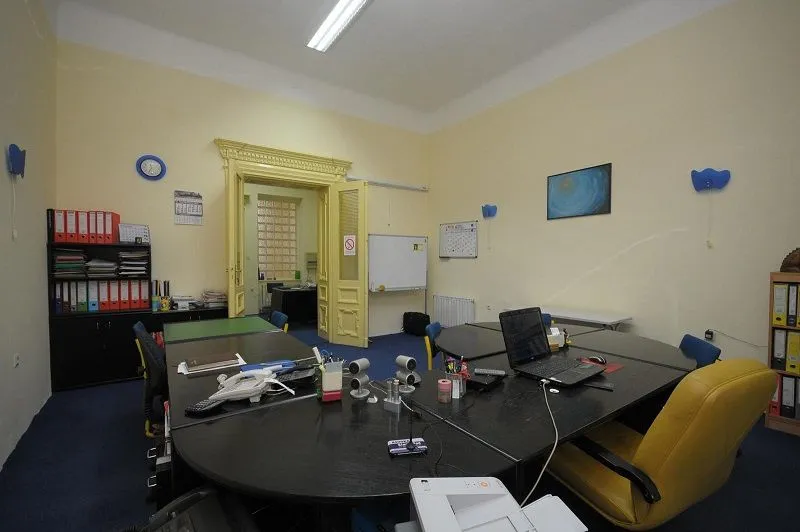 Izdavanje, četvorosoban stan, 120m², Kikinda, Srbija