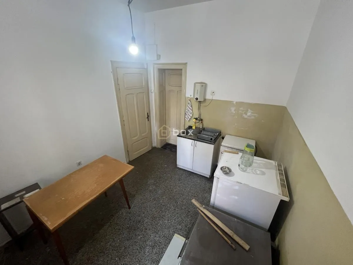 Rent, office space, 90m², Medijana, Niš